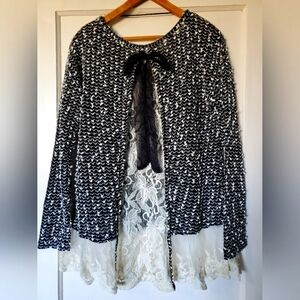 Gorgeous Aโreve Long Sleeve Polka Lace Bottom Top๐ค๐ค